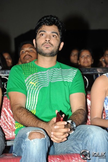 Undhile-Manchi-Kalam-Mundhu-Mundhuna-Movie-Audio-Launch